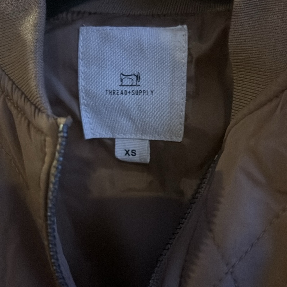 Thread +supply coat - Picture 2 of 5